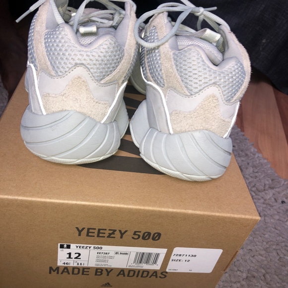Yeezy 500 Salt - Picture 4 of 8
